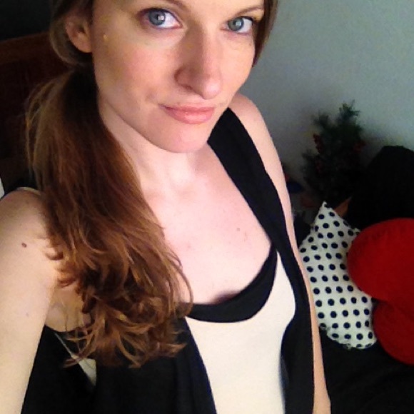 Meet your Posher, Cassandra - Picture 3 of 3